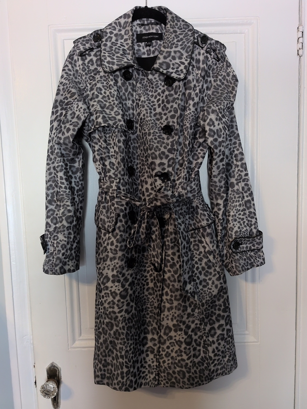 Jones New York Gray Snow Leopard-Print Trench Coat